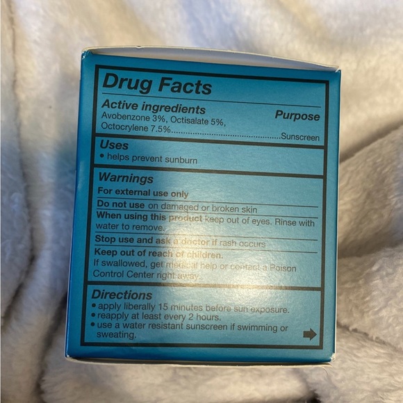 Protect and perfect intense advanced day cream - Picture 9 of 11